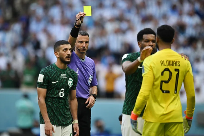 Slavko Vinčić med tekmo Savdske Arabije in Argentine. FOTO: Dylan Martinez/Reuters
