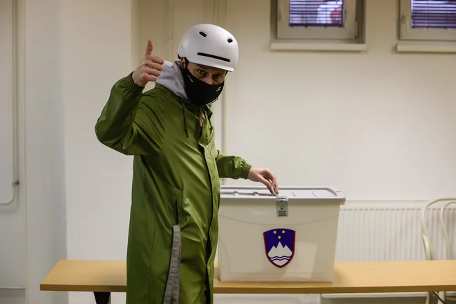 Prav je, da večina nima prostih rok pri urejanju položaja, denimo, Romov, istospolno usmerjenih oseb in drugih manjšin. Škoditi nekomu je nedopustno, četudi to škodenje temelji na »demokratičnem« (pre)glasovanju. FOTO: Črt Piksi