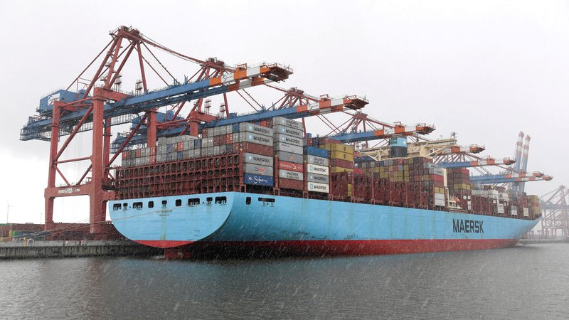 Fotografija: Izbire za lastnike tovorov je vse manj – štirje največji ladjarji imajo skupaj v lasti več kot polovico zmogljivosti za prevoz kontejnerjev. FOTO: Fabian Bimmer/Reuters
