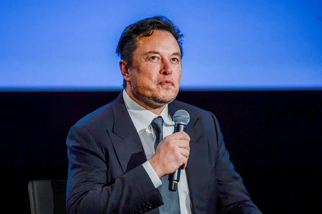 Ustanovitelj Tesle, Spacexa in Starlinka je na twitterju razpisal anketo in izgubil. FOTO: NTB via Reuters
