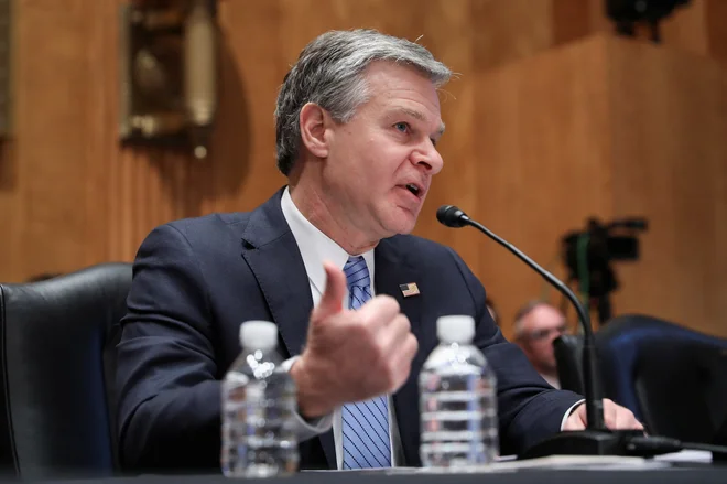 Direktorja FBI Christopherja Wraya čakajo neprijetna vprašanja. FOTO: Amanda Andrade-Rhoades/Reuters
