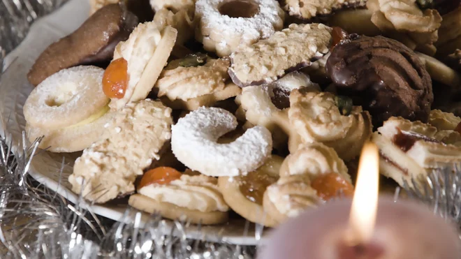 Dunajska božična peka: Sladka tradicija nekoč in danes Foto Tv Slo
