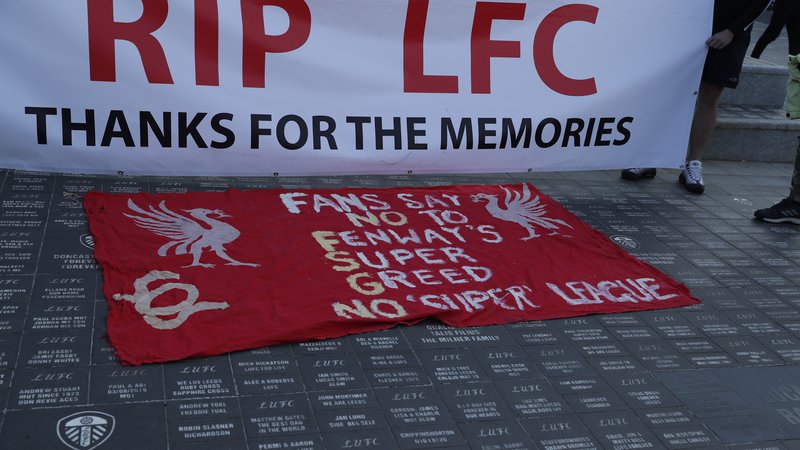 Fotografija: Navijači Liverpoola so ostro nasprotovali projektu superlige, odzvali so se tudi lastniki. FOTO: Lee Smith/Reuters
