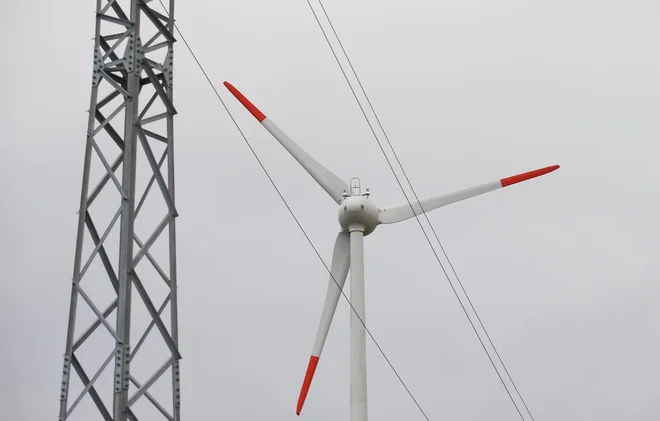 Države z višjim deležem obnovljivih virov imajo lahko nižje cene električne energije. FOTO: Jože Suhadolnik/Delo
