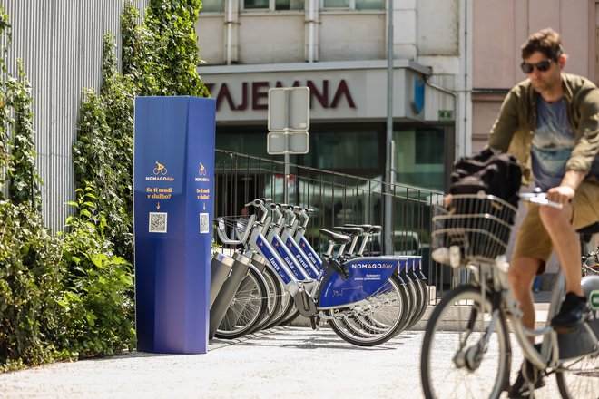Nomagova električna kolesa so od poletja na voljo tudi v Ljubljani, sistem Bicikelj je dosegel rekord 1,5 milijona izposoj. FOTO: Črt Piksi
