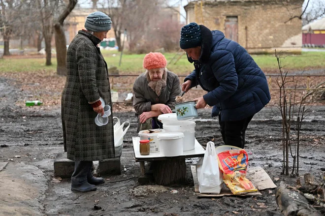 Vsa Evropska unija je stopila ob Ukrajino in občudovala njeno junaštvo. FOTO:&nbsp;Sergey Bobok/AFP

