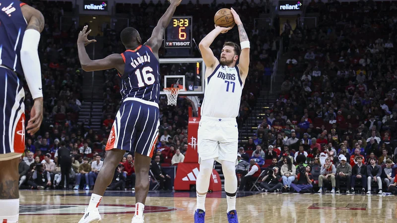 Fotografija: Ko je bilo treba, je stvari v svoje roke vzel Luka Dončić in Dallas popeljal do 17. zmage v sezoni. FOTO: Troy Taormina/Usa Today Sports