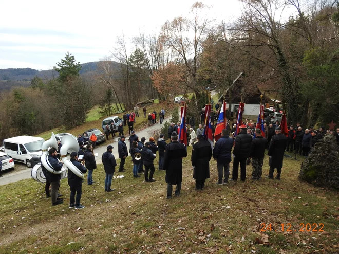 Prireditev na Tisju tradicionalno poteka 24. decembra. FOTO: Lado Zupančič
