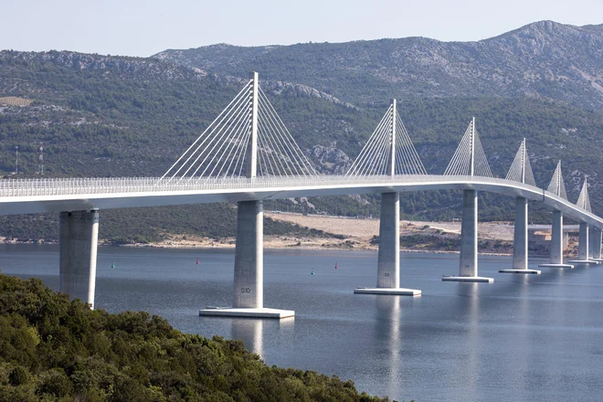 Pelješki most, povezava med naseljema Komarna in Brijesta, so odprli zadnje dni julija. FOTO:&nbsp;Vladimir Dugandzic/Cropix
