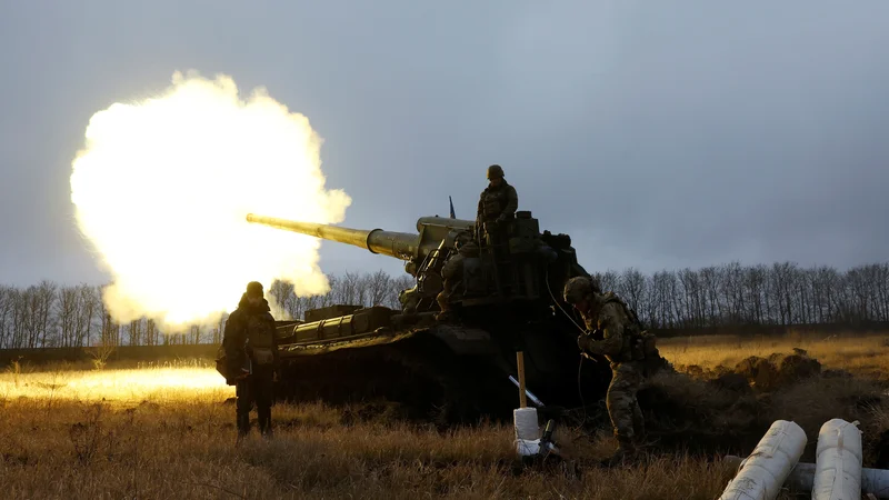 Fotografija: Ključni boji trenutno potekajo okoli mesta Bahmut v doneški regiji. FOTO: Clodagh Kilcoyne/Reuters
