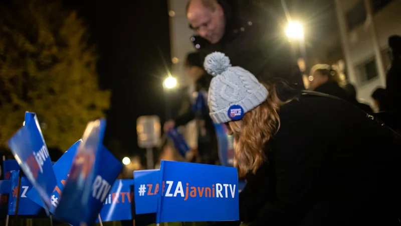 Fotografija: Sama zmaga na referendumu še ne pomeni, da ustavni sodniki ne bodo preverili ustavnosti novele. FOTO: Črt Piksi/Delo