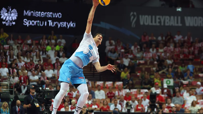 Fotografija: Gregor Ropret med dvobojem z Brazilijo za končno tretje mesto na letošnjem svetovnem prvenstvu, ki ga je Slovenija gostila skupaj s Poljsko. FOTO: Kacper Pempel/Reuters