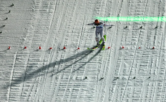 Pristanek Stefana Krafta v drugi seriji. FOTO: Lisi Niesner/Reuters
