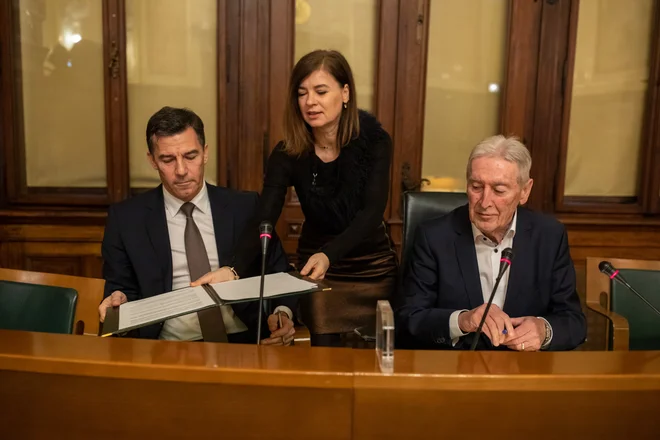 Koalicijski&nbsp;sporazum&nbsp;med Gibanjem Svoboda in Listo Zorana Jankovića govori o sodelovanju na področju&nbsp;mestnih in državnih projektov.&nbsp; FOTO:&nbsp;Voranc Vogel/Delo
