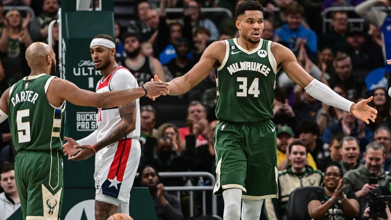 Fotografija: Giannis Antetokounmpo med dvobojem z Washingtonom v domači dvorani Fiserv Forum. FOTO: Benny Sieu/USA Today Sports
