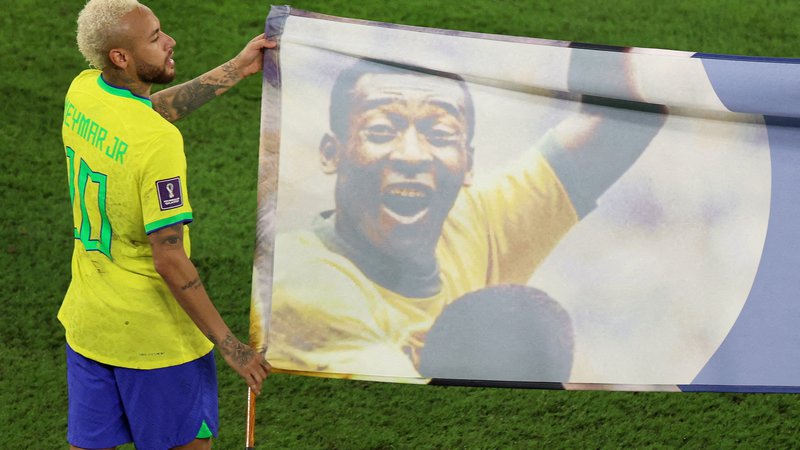 Fotografija: Neymar je na svetovnem prventvu v Katarju poslal sporočilo obolelemu Peleju, ki je iz bolnišince spremljal nastope Brazilije v Katarju. FOTO: Pedro Nunes/Reuters
