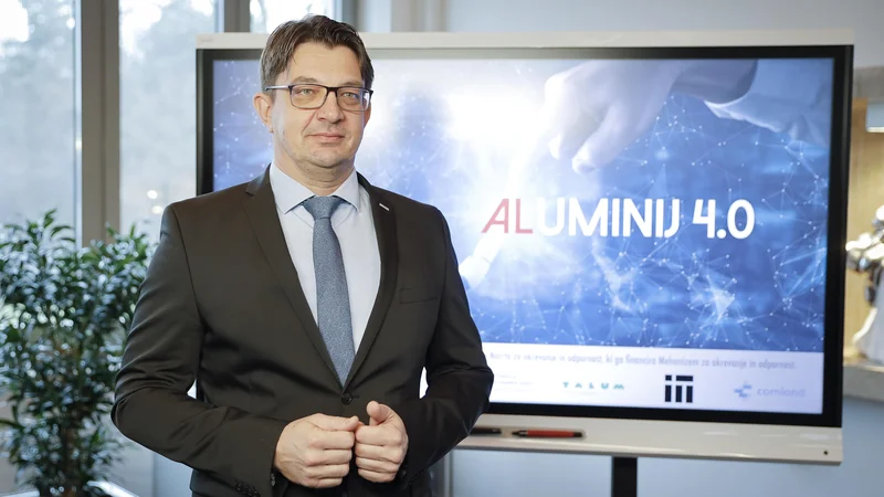 Fotografija: Tudi Slovenija si mora prizadevati za samopreskrbo z elektriko, kar pomeni vlaganje v sončne elektrarne in postavitev drugega bloka nuklearke, pravi Marko Drobnič.