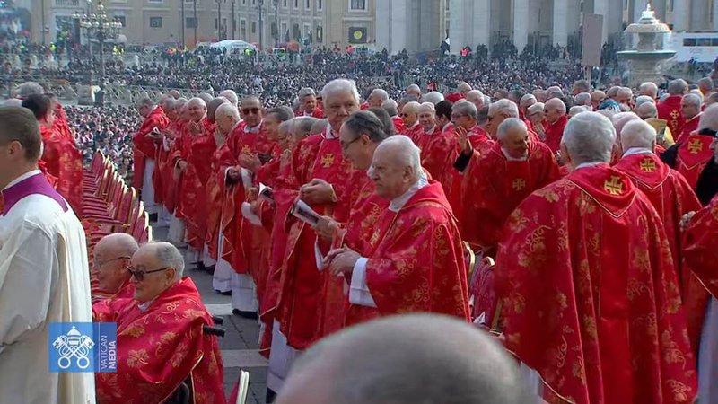 Fotografija: Franc Rode na včerajšnjem pogrebu papeža Benedikta XVI., ki ga je leta 2006 imenoval za kardinala. FOTO: Vatican Media
