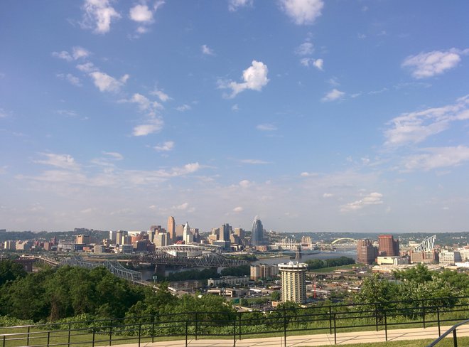 Mesto Cincinnati ob reki Ohio FOTO: Anton Gradišek
