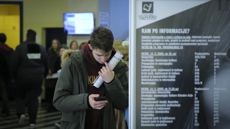 Fotografija: Informativni dan zagotovo lahko mladim pomaga pri iskanju prave poklicne poti, kam jih bodo poklicne vode odnesle, pa ne bo nujno odvisno zgolj od diplome, ki jo bodo nekoč pridobili. FOTO: Jože Suhadolnik
