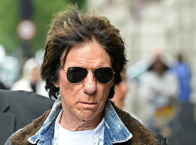 S klaviaturistom Tonyjem Hymasom in nekdanjim bobnarjem Franka Zappe Terryjem Bozzio je leta 1989 posnel hardrockovski album Jeff Beck's Guitar Shop. FOTO: Toby Melville/Reuters
