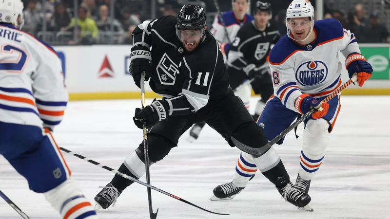 Fotografija: Anže Kopitar (s št. 11) in soigralci so bili vnovič uspešni v NHL. FOTO: Jason Parkhurst/Usa Today Sports
