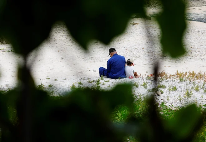 Ena od značilnosti, ki jih navajajo pri Okinavi, je, da živijo stari ljudje v skupnosti, ki jih sprejema vse življenje. Foto Issei Kato/Reuters
