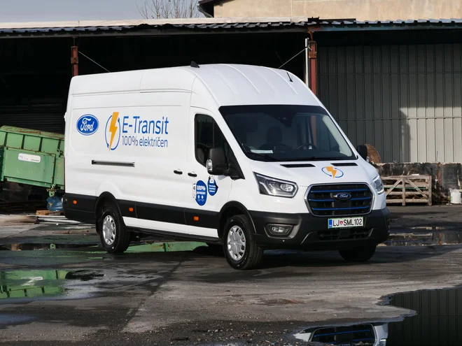 Ford transit so v izvedbi na elektriko predstavili tudi pri nas. Zanimivo bo videti, koliko jih bodo prodali glede na visoko ceno. FOTO: Blaž Kondža
