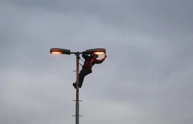 Objektivno lahko pričakujemo, da tako velikega izpada v vodnatosti rek ne bo, tudi jedrska elektrarna remonta letos ne načrtuje, bo pa najbrž manjši obseg proizvodnje v Tešu. FOTO: Dejan Javornik
