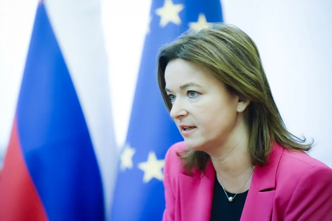 Tanja Fajon, slovenska ministrica za zunanje zadeve, po današnjem obisku v Bosni in Hercegovini odhaja še v Črno goro in na Kosovo. FOTO:Jože Suhadolnik/Delo
