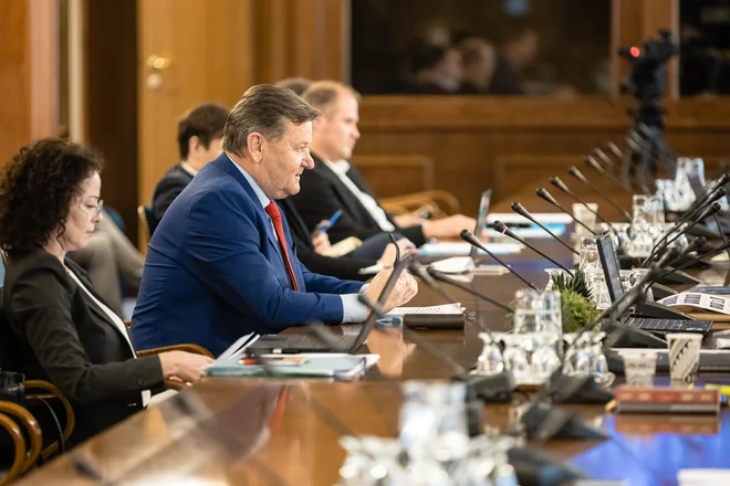 V izjavi za medije po zaslišanju je dodal, da bo sedež ministrstva ostal v Ljubljani, strokovne službe pa nameravajo razpršiti po državi. Foto Črt Piksi
