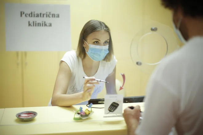 Pričakujejo tudi vrhunec števila okužb z virusi gripe pri otrocih. FOTO: Jure Eržen/Delo
