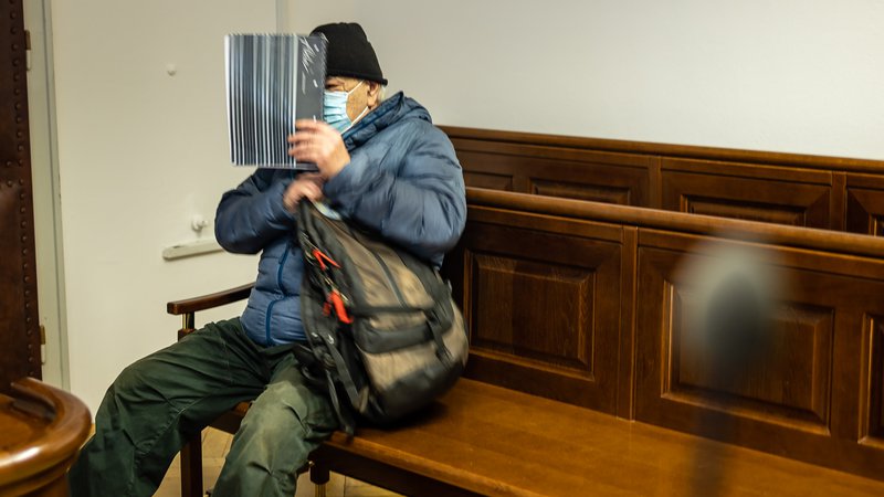 Fotografija: Anton Kovačič včeraj na sodišču krivde ni priznal. FOTO: Črt Piksi
