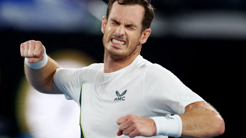 Fotografija: Andy Murray se je takole razveselil ene največjih zmag zadnjih sezon. FOTO: Hannah Mckay/Reuters