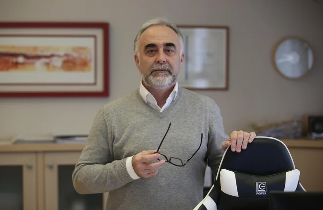Veliko računovodskih servisov meni, da je bolje imeti manj strank, da se jim lahko bolje posvetijo, opaža Aleksander Štefanac. Foto Tadej Regent
