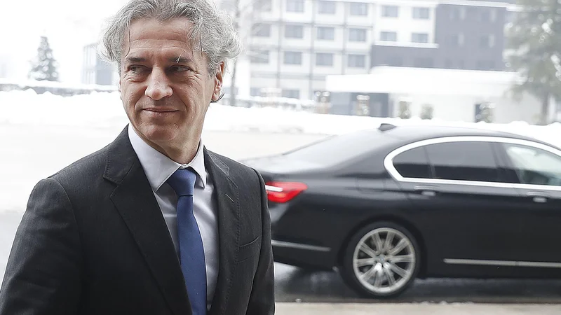 Fotografija: Predsednik vlade dr. Robert Golob je na Brdu gostil tretje srečanje ministric in ministrov Vlade RS ter poslank in poslancev strank vladne koalicije. FOTO: Leon Vidic/Delo