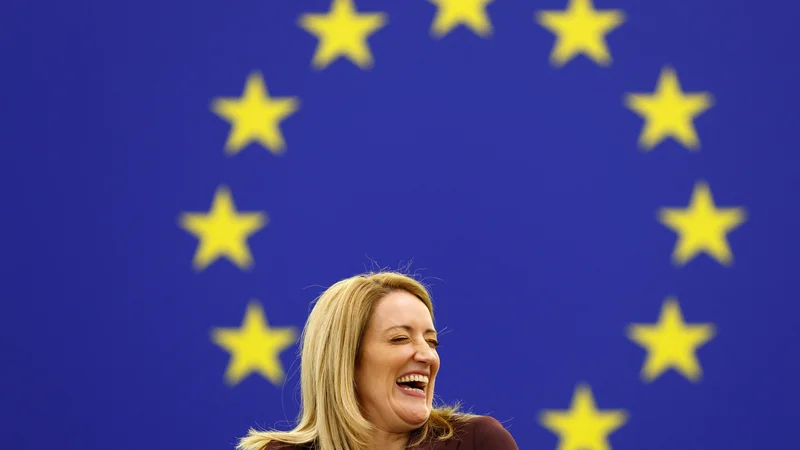 Fotografija: Po poročanju medijev je Roberta Metsola v minulih dneh za nazaj prijavila več kot 140 daril, ki jih prej ni razkrila. FOTO: Gonzalo Fuentes/Reuters