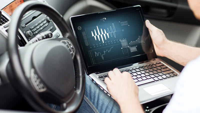 Fotografija: Pirati funkcijo odklenejo, a kaj se zgodi, ko avtomobilski proizvajalec nadgradi programsko opremo?
FOTO: Shutterstock