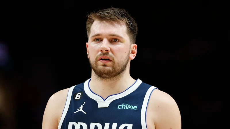 Fotografija: Luka Dončić v tej sezoni zaostaja po številu trojnih dvojčkov le za Nikolo Jokićem iz Denverja. FOTO: Steph Chambers/AFP