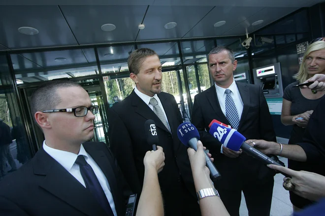 Matej Golob Matzele (na sliki levo) se bo zavihtel na vrh Modre zavarovalnice. FOTO: Mavric Pivk/Delo
