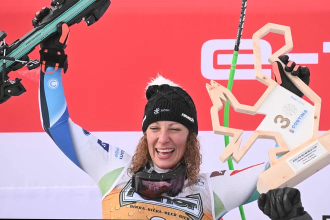 Ilka Štuhec se je prvič po decembru 2019 vrnila na najvišjo stopničko. FOTO:&nbsp;Tiziana Fabi/AFP
