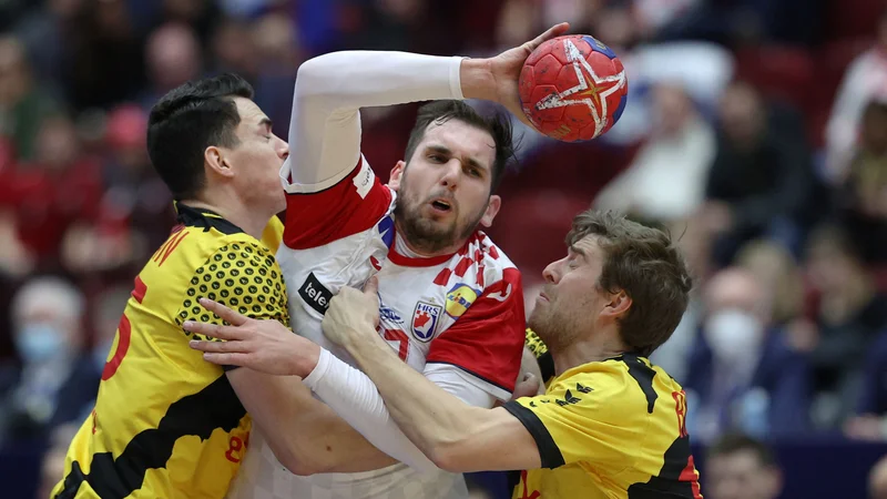 Fotografija: Josip Šarac in Hrvaška se bosta izjemno težko prebila v četrtfinale svetovnega prvenstva. FOTO: Andreas Hillergren/AFP