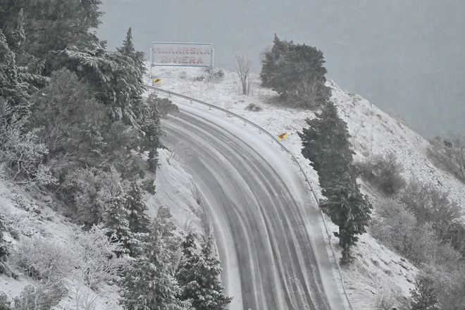 Razmere, kakršnih na hrvaškem primorju ne vidimo pogosto. FOTO: Matko Begovic/Pixsell
