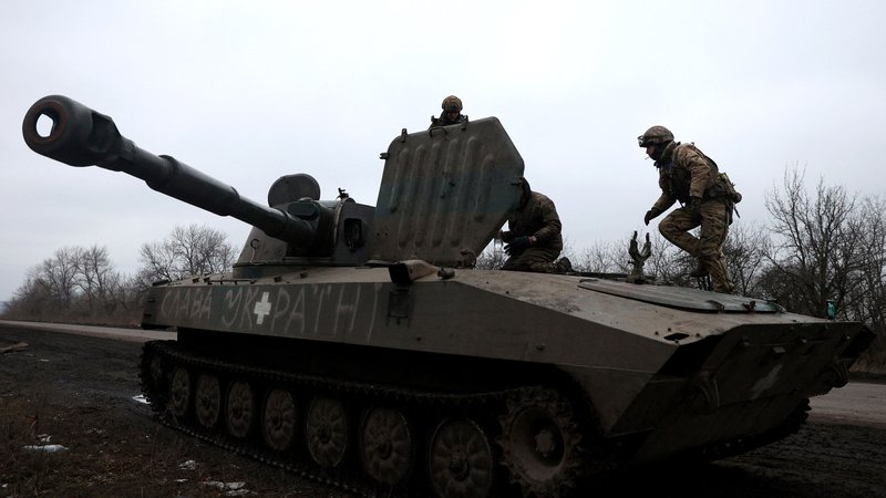 Fotografija: Ukrajina prosi za sodobne tanke, Nemčija jih še ne da. FOTO: Anatolii Stepanov/AFP
