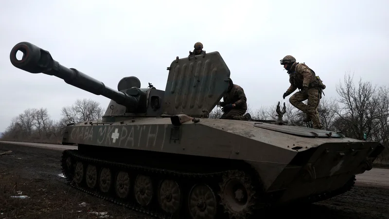 Fotografija: Ukrajina prosi za sodobne tanke, Nemčija jih še ne da. FOTO: Anatolii Stepanov/AFP