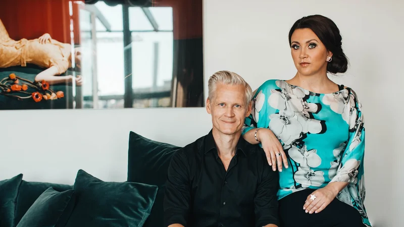 Fotografija: Camilla Läckberg in Henrik Fexeus sta uspešno združila ustvarjalne moči. FOTO: promocijsko gradivo