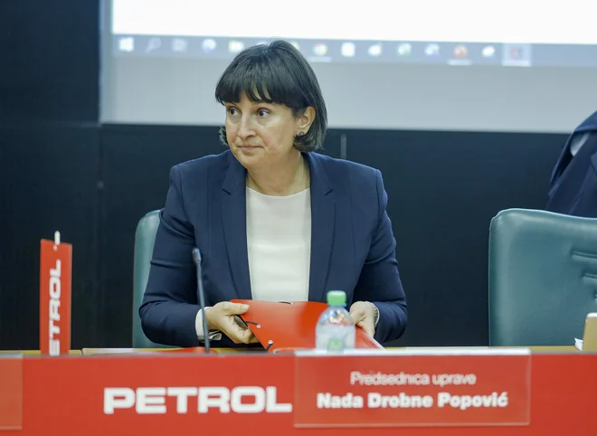 Po oceni predsednice uprave družbe Nade Drobne Popović je tudi letošnje izplačilo dividend odvisno od tega, ali se bo trgovcu z državo uspelo dogovoriti za povračilo lani nastale škode. FOTO: Jože Suhadolnik/Delo
