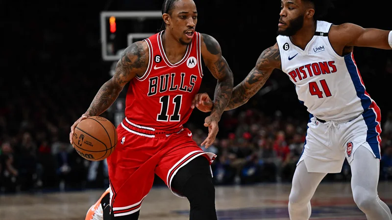 Fotografija: V dresu Chicaga je s 26 točkami izstopal DeMar DeRozan. FOTO: Anne-christine Poujoulat/AFP