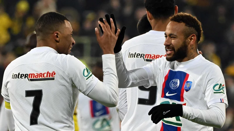 Fotografija: Kylian Mbappe in Neymar sodita med najmočnejša orožja, kar jih premore PSG. FOTO: Francois Lo Presti/AFP
