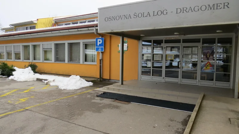 Fotografija: Osnovna šola v Dragomerju je že dolgo pretesna. FOTO: Bojan Rajšek/Delo